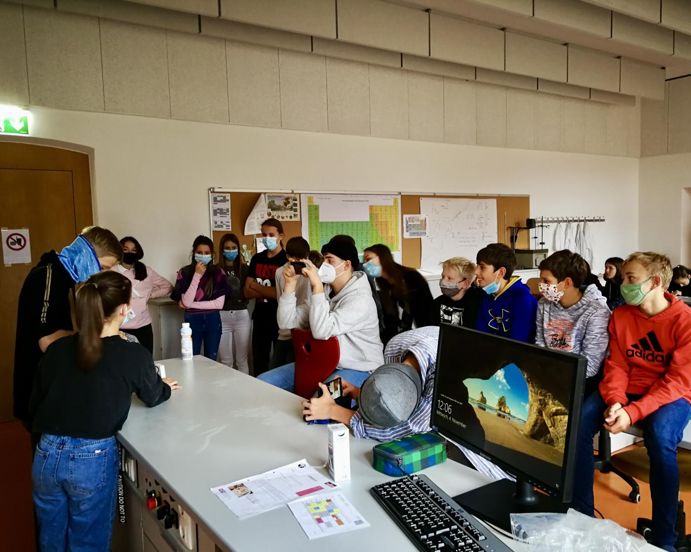 P20_4_Eis04 Filmprojekt der Klasse 4a in Chemie zum virtuellen Tag der offenen Tür: Herstellung von Speiseeis