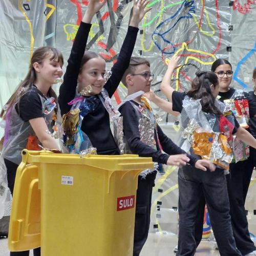 „Plastic Fantastic“: ein Schul-Projekt der etwas anderen Art
