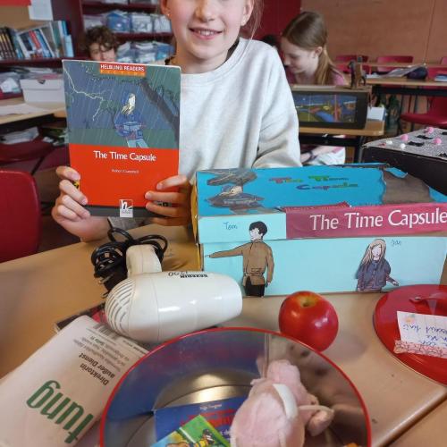 Reading, creating, presenting in English