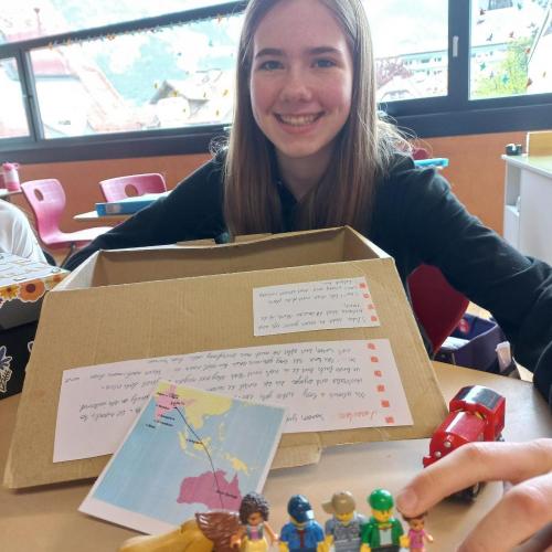 Reading, creating, presenting in English