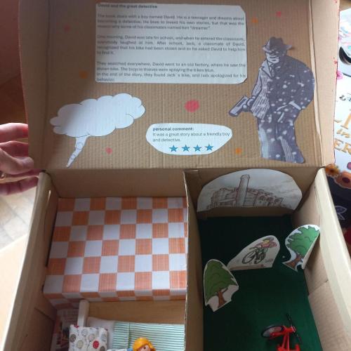 Reading, creating, presenting in English