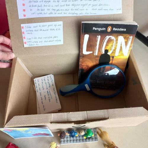 Reading, creating, presenting in English